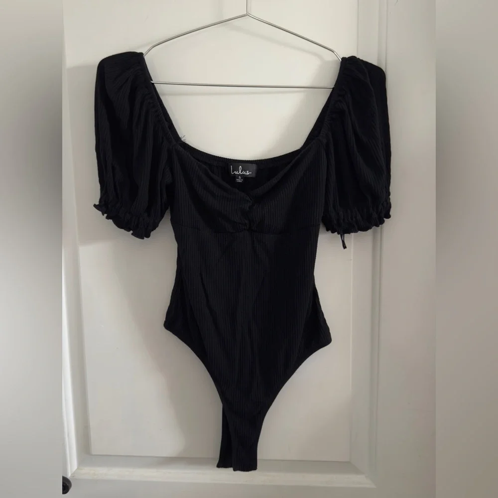 Black Bodysuit with Puff Sleeves - Picture 14 of 16